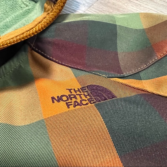 The North Face - Spring/Fall Fleece Lined Waterproof Jacket - Picture 11 of 16